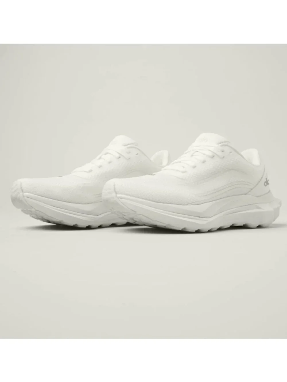 Alo Runner White Cream Athletic Active Running Exercise Outdoor Travel Workout 8 - Picture 1 of 16
